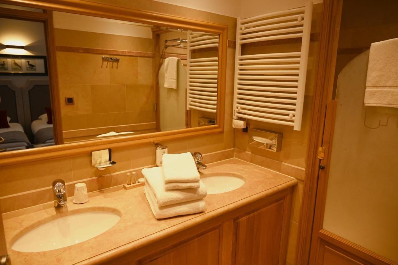 Hotel Le Rempart Турню Екстер'єр фото